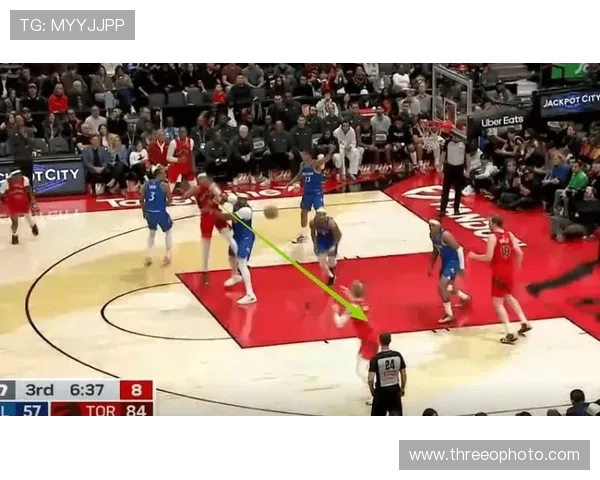 特伦特无球跑位对抗换防制造空位比上季更具三分威胁